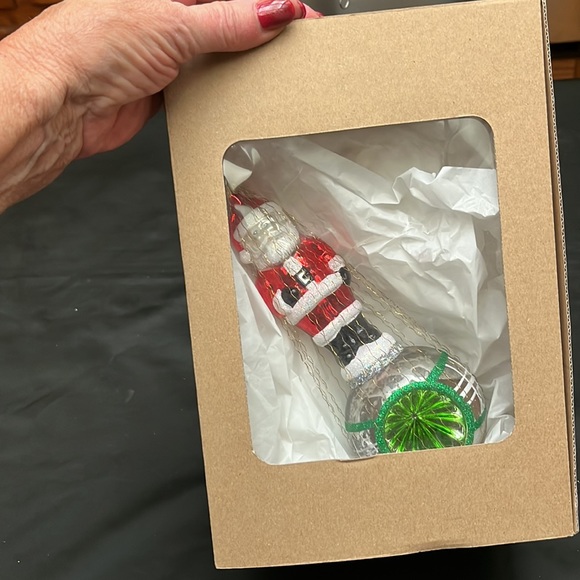 NWT Gorgeous Hand Blown Glass Holiday Santa Ornament. Very Detailed. - Picture 11 of 13